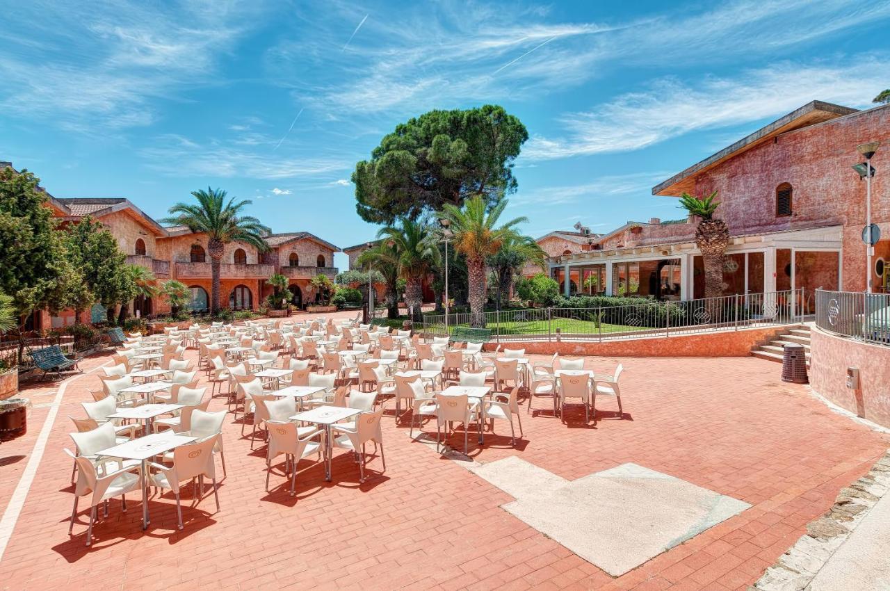 Le Residenze Di Piazza Italia Leilighet Costa Rei Eksteriør bilde